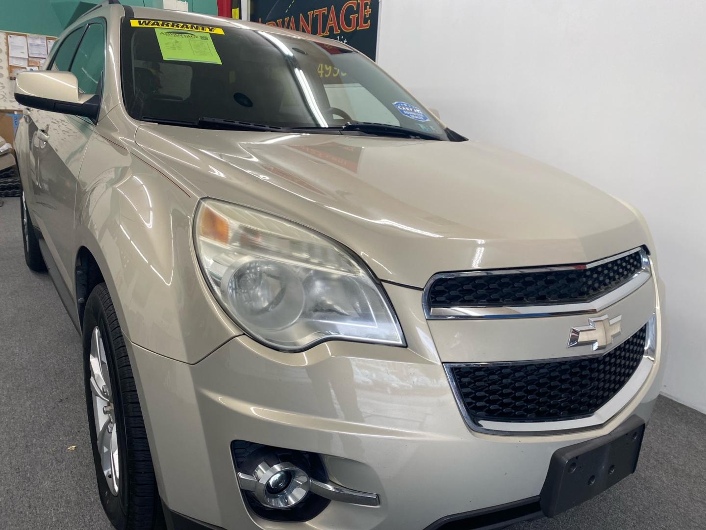 2011 GOLD /Gray Chevrolet Equinox 2LT 2WD (2GNALPEC4B1) with an 2.4L L4 DOHC 16V engine, 6-Speed Automatic transmission, located at 533 S West End Blvd., Quakertown, PA, 18951, (877) 257-4995, 40.343994, -75.303604 - Photo#2